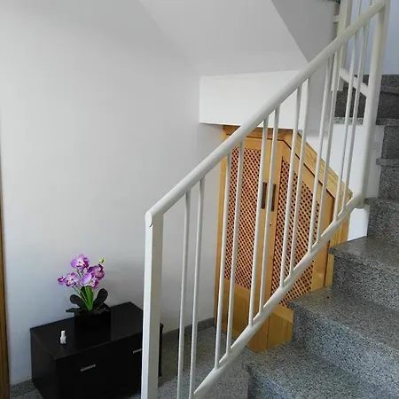 Apartment Velez Nazari Cambriles
