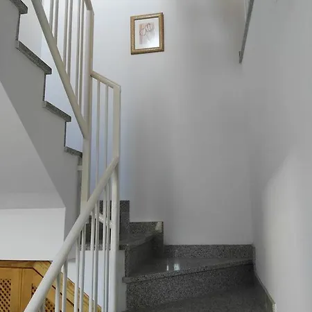 Velez Nazari Cambriles Apartment *