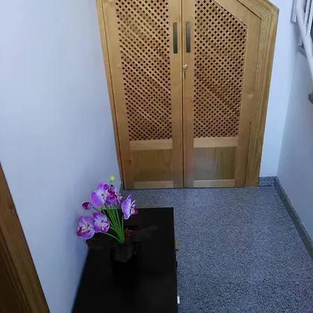 Velez Nazari Cambriles Apartment *